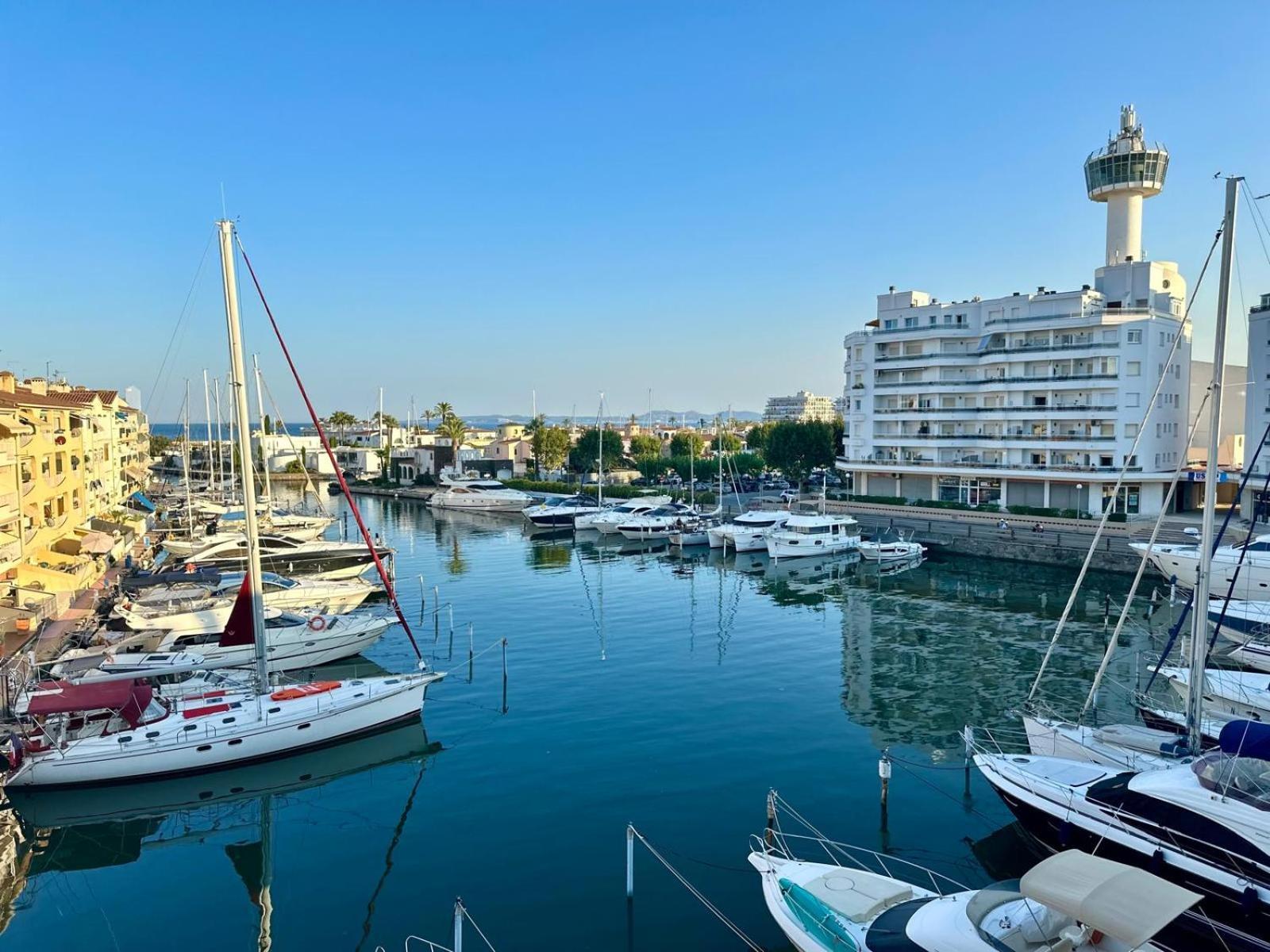 Apartamento Con Vistas A Mar Y Canal. Эмпуриабрава Экстерьер фото